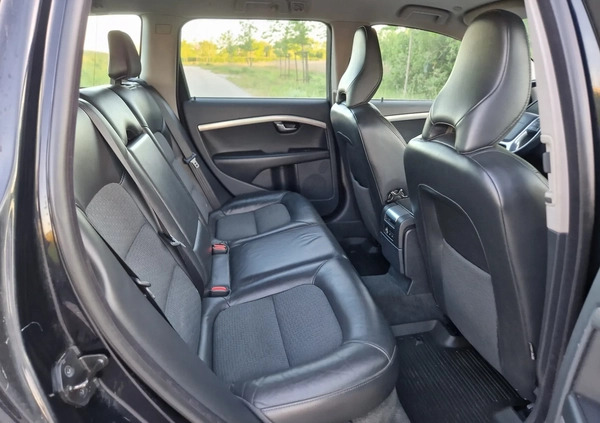 Volvo V70 cena 26900 przebieg: 299999, rok produkcji 2010 z Szczytna małe 352